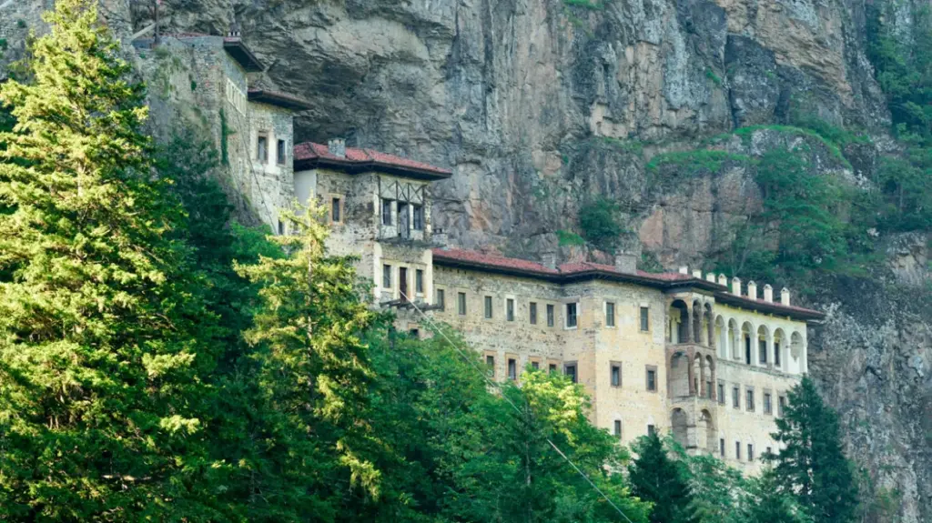 Δεν έδωσαν άδεια οι τούρκοι για να γίνει Θεία λειτουργία τον δεκαπενταύγουστο στην Παναγία Σουμελά στην Τραπεζούντα