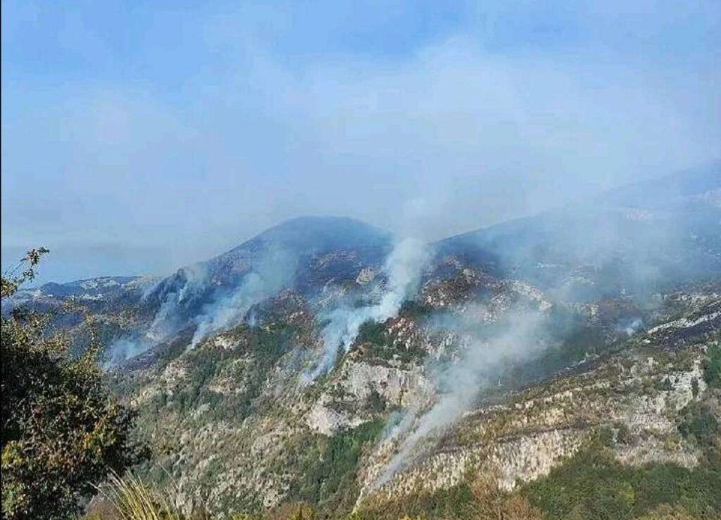 Καβάλα: Μαίνεται για τέταρτη ημέρα η φωτιά στο Παγγαίο
