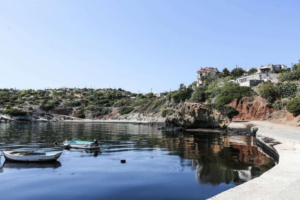 Σαλαμίνα: Στον εισαγγελέα ο 35χρονος που αποπειράθηκε να βιάσει 20χρονη – «Ανεγκέφαλοι όσοι με κατηγορούν» λέει ο άντρας που την έσωσε