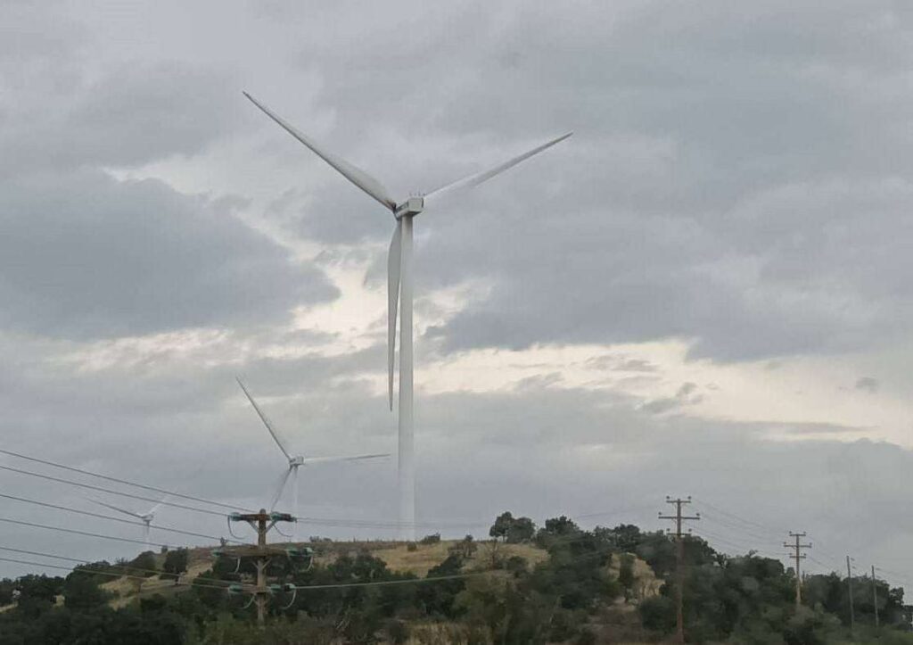 Αχαΐα: Κάτοικοι στα Άνω Ζήρια δίνουν “μάχη” κατά της εγκατάστασης ανεμογεννητριών