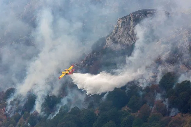 Για 8η συνεχόμενη ημέρα καίει η φωτιά στο Oρος Παγγαίο – Μαίνεται η φωτιά και στην Κοζάνη