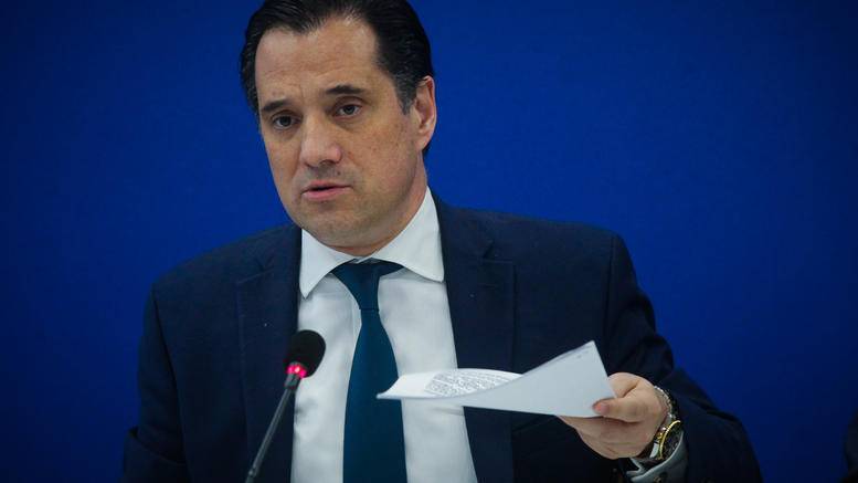 «Δεν ντρέπεσαι, ρε καραγκιόζη;» Η… θερμή υποδοχή του Άδωνι στην Λέρο