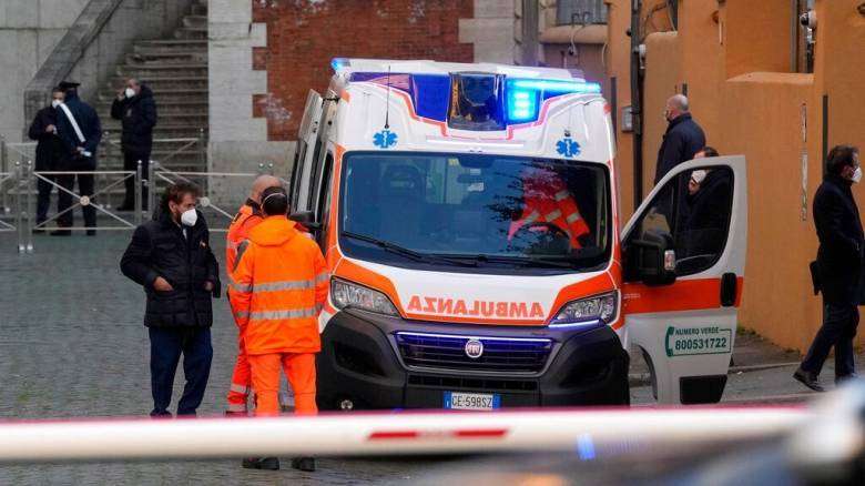 Τραγωδία στη Νάπολη: Νεκρά ανασύρθηκαν δύο αδελφάκια 4 και 6 ετών από τα συντρίμμια κτηρίου που κατέρρευσε