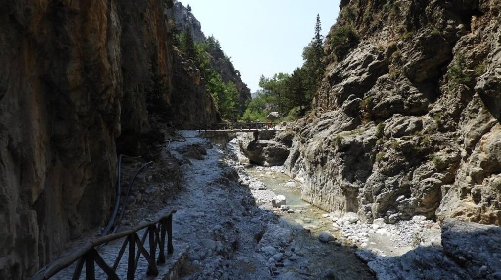 Φαράγγι Σαμαριάς: Το μεσημέρι η επιχείρηση για την απομάκρυνση 10 ατόμων