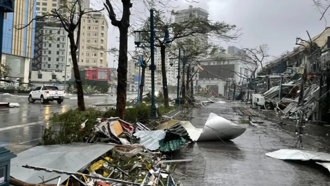 Φονικός τυφώνας σάρωσε το Βιετνάμ: 143 νεκροί και 58 αγνοούμενοι