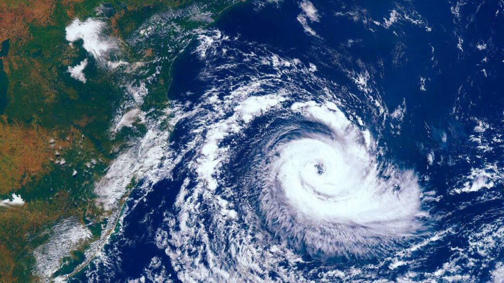 Κίνα: Προετοιμάζεται για το χτύπημα του υπερτυφώνα Γιάγκι – Κλείνουν σχολεία, ακυρώνονται πτήσεις