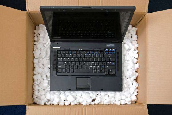 Απίστευτο: Έκλεψαν 30 ολοκαίνουρια laptop από υπουργείο στο κέντρο της Αθήνας