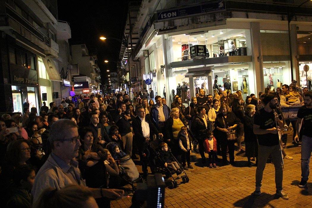 Κομοτηνή: Ανοιχτά μέχρι τα μεσάνυχτα τα εμπορικά καταστήματα στο πλαίσιο της Λευκής Νύχτας