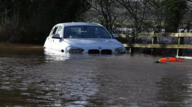 Έρχεται υποχρεωτική ασφάλεια αυτοκινήτου από φυσικές καταστροφές