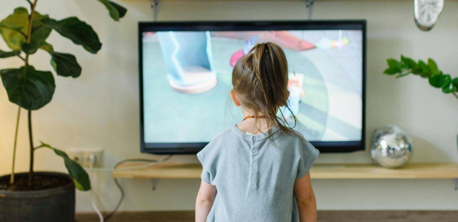 Σουηδία: Καθόλου οθόνες για τα νήπια προτείνει η κυβέρνηση στους γονείς