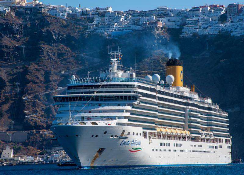 20 ευρώ το τέλος κρουαζιέρας ανά επιβάτη που αποβιβάζεται σε Μύκονο και Σαντορίνη