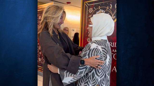 Την… προίκα της Εμινέ Ερντογάν θαύμασε η Μαρέβα - Σφιχτές αγκαλιές και χαμόγελα