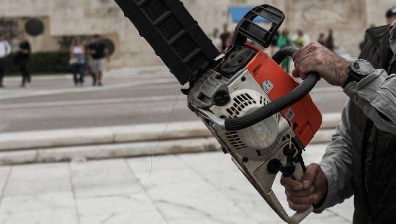 Κρήτη: Ηλικιωμένος κυνήγησε με αλυσοπρίονο δικαστικό επιμελητή