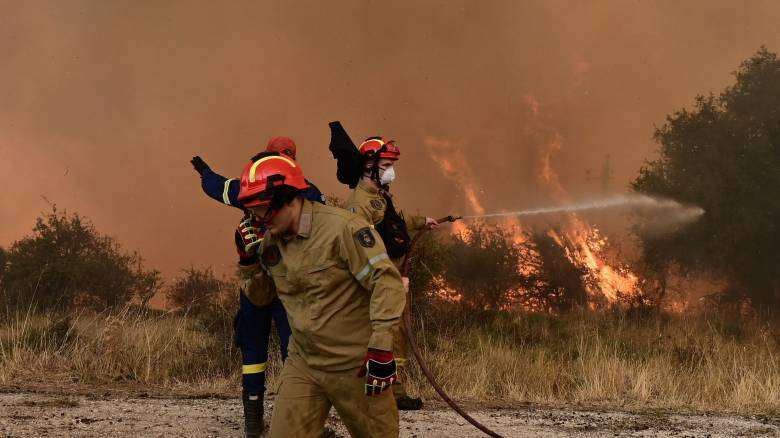 Φωτιά στην Κορινθία: Έκτακτη υποστήριξη της ΕΕ – Έστειλε τρία αεροσκάφη για την κατάσβεση