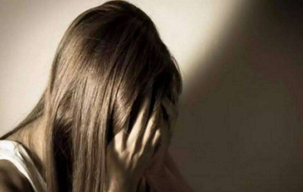 Φθιώτιδα: Ποινή φυλάκισης 15 μηνών σε 55χρονο – Επιτέθηκε στην πρώην γυναίκα του πιάνοντάς την από τον λαιμό