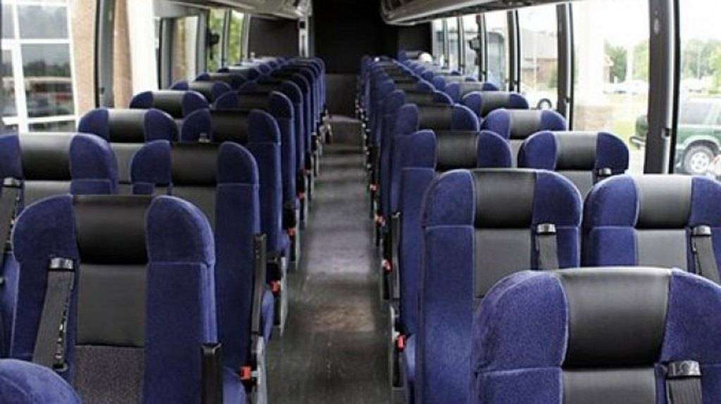 Αιτωλοακαρνανία: 26χρονος επιδειξίας παρενόχλησε μαθητές σε λεωφορείο και γδύθηκε μπροστά τους