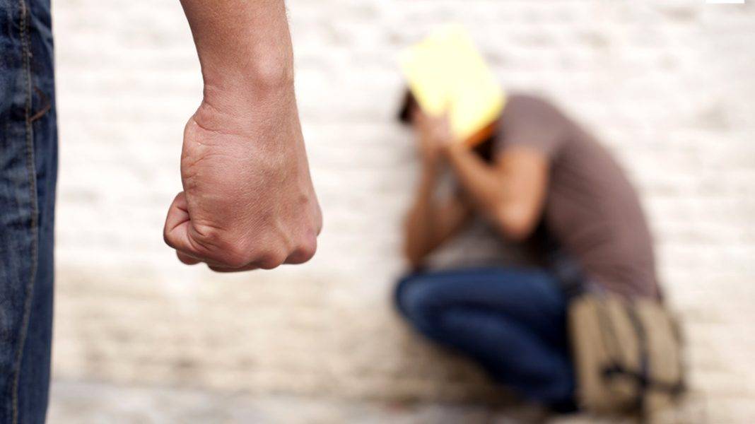 Κακουργηματική δίωξη για ξύλο μεταξύ μαθητών στην Κρήτη – Του έσπασε δόντι μέσα στο σχολείο