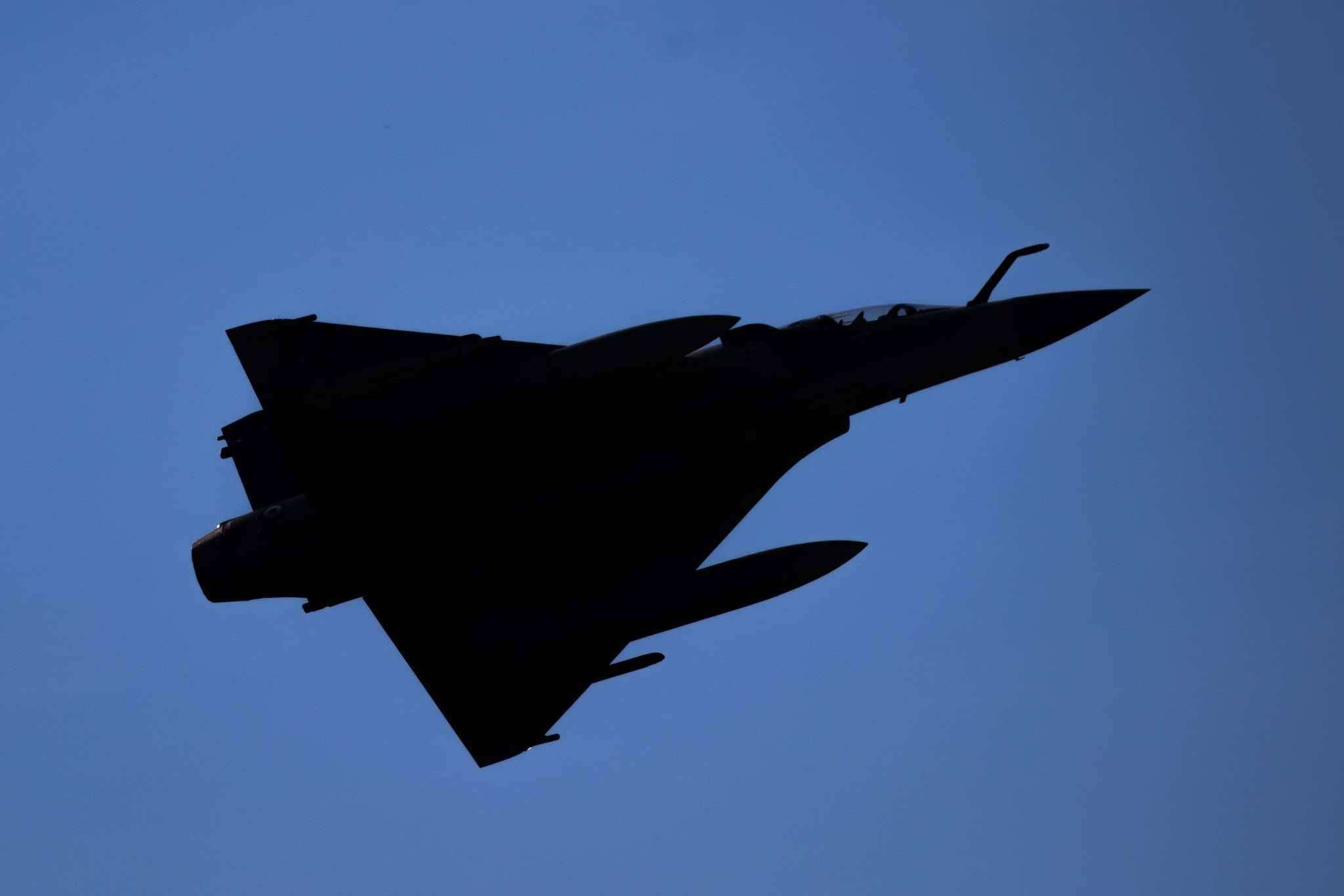 Αεροπλάνα και ελικόπτερα των Ενόπλων Δυνάμεων πέταξαν πάνω από τη Θεσσαλονίκη