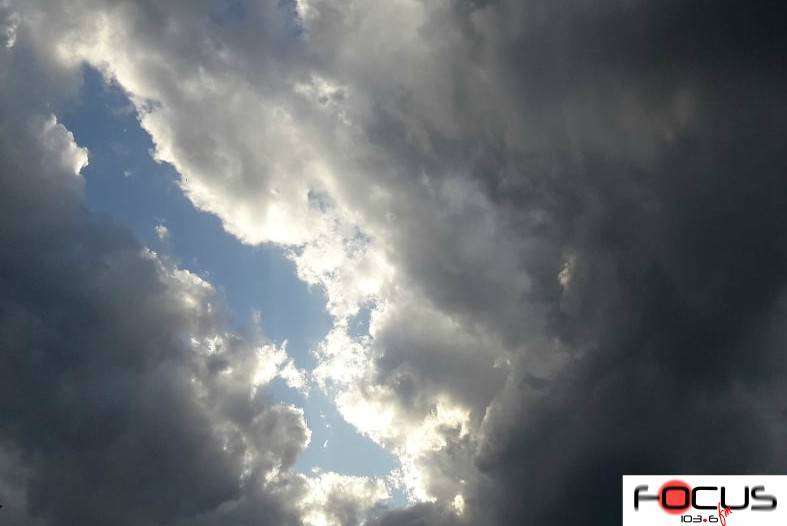 Καιρός: Νεφώσεις με τοπικές βροχές και μικρή πτώση της θερμοκρασίας