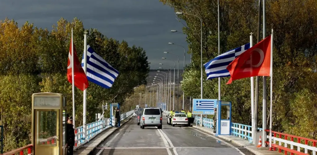 Σύλληψη 7 υπόπτων για τρομοκρατία στα τουρκοελληνικά σύνορα – Προσπαθούσαν να περάσουν στην Ελλάδα
