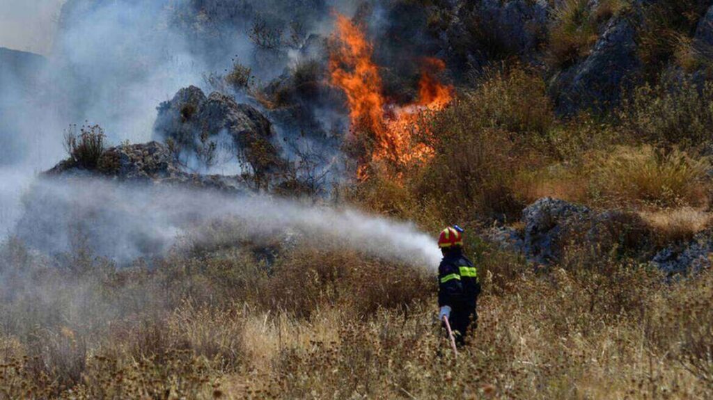 Και τρίτη φωτιά ξέσπασε στην Ηλεία