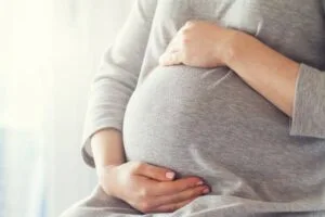 37χρονη απέβαλε μετά από άγριο ξυλοδαρμό από τον πρώην σύντροφό της στην Καλλιθέα