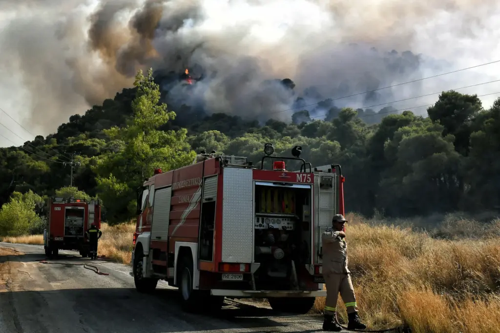 Πύρινος εφιάλτης στο Ξυλόκαστρο Κορινθίας – Κρίσιμη η σημερινή μέρα