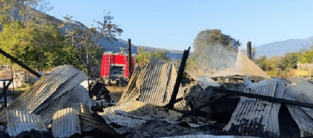 Μεγάλη φωτιά σε κτηνοτροφική μονάδα στις Σέρρες – Κάηκαν ζωντανά δεκάδες αιγοπρόβατα