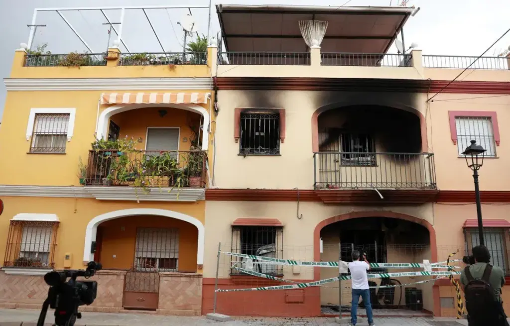 Τετραμελής οικογένεια σκοτώθηκε από έκρηξη μπαταρίας κινητού