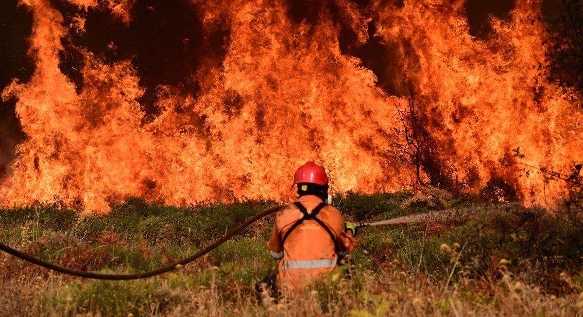 Εφιάλτης δίχως τέλος στην Κορινθία - Καίει για τέταρτη μέρα η φωτιά στο Ξυλόκαστρο