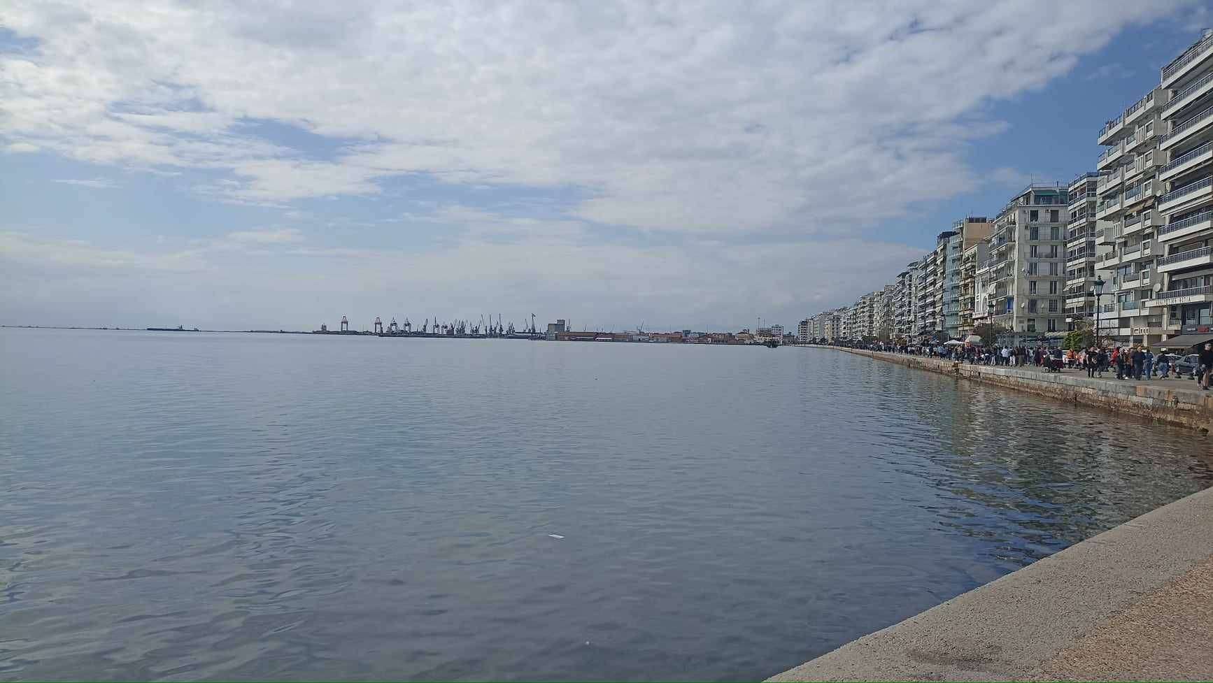 Αραιές νεφώσεις με ηλιοφάνεια σήμερα – Έρχεται κρύο και βοριάδες