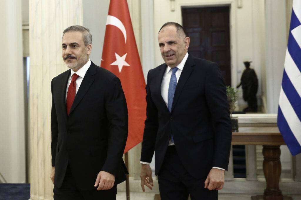 Συνάντηση Γεραπετρίτη – Φιντάν // Δείτε live τις δηλώσεις