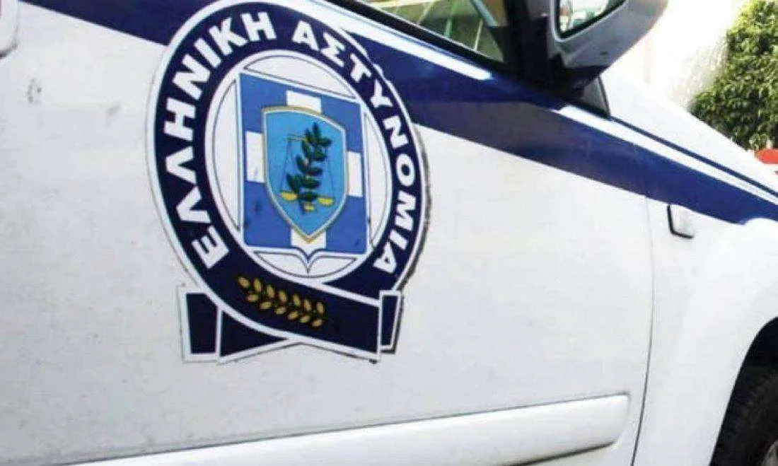 Μεσολόγγι: 17χρονος κατηγορείται ότι έβαλε γκαζάκια σε βαν της αστυνομίας