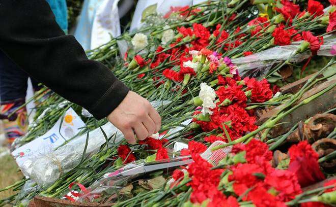 Ξεκίνησαν οι τριήμερες εκδηλώσεις για τον εορτασμό της 51ης επετείου του Πολυτεχνείου – Αυξημένα τα μέτρα ασφαλείας σε Αθήνα – Θεσσαλονίκη