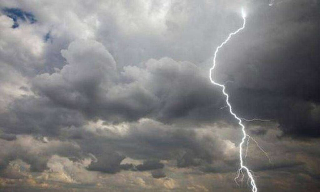Καιρός: Επιδείνωση σε όλη τη χώρα με βροχές και καταιγίδες