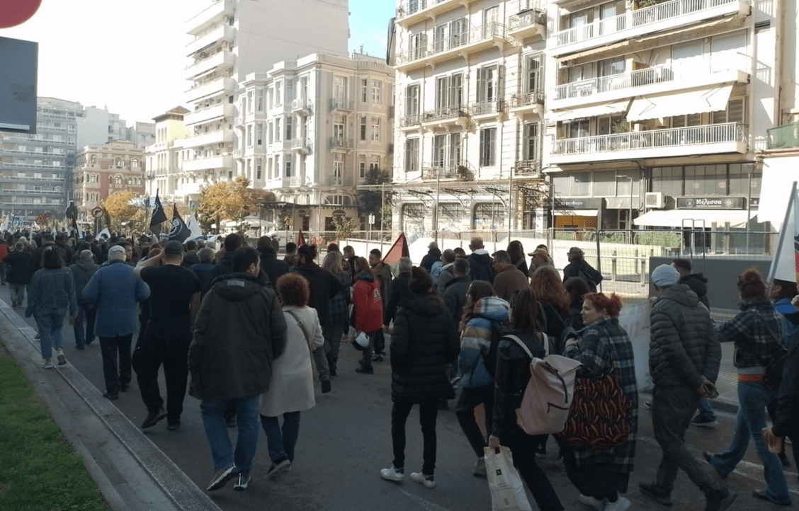 Απεργιακό «λουκέτο» στη χώρα: Απροσπέλαστο το κέντρο της Θεσσαλονίκης - Σε εξέλιξη η μεγάλη πορεία