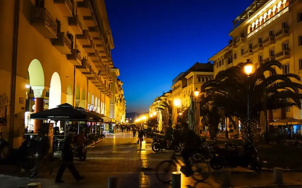 Λευκή Νύχτα στον Δήμο Θεσσαλονίκης – Μέχρι τι ώρα θα μείνουν ανοιχτά τα καταστήματα