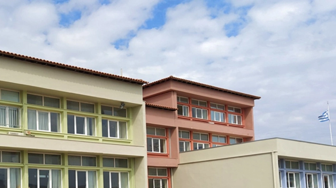 Σεισμός στη Χαλκιδική: Ρωγμές στο γυμνάσιο Κασσάνδρας