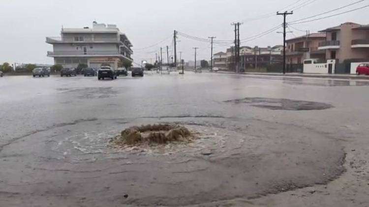 Ναύπλιο: Πλημμύρισαν οι δρόμοι μέσα σε λίγα λεπτά
