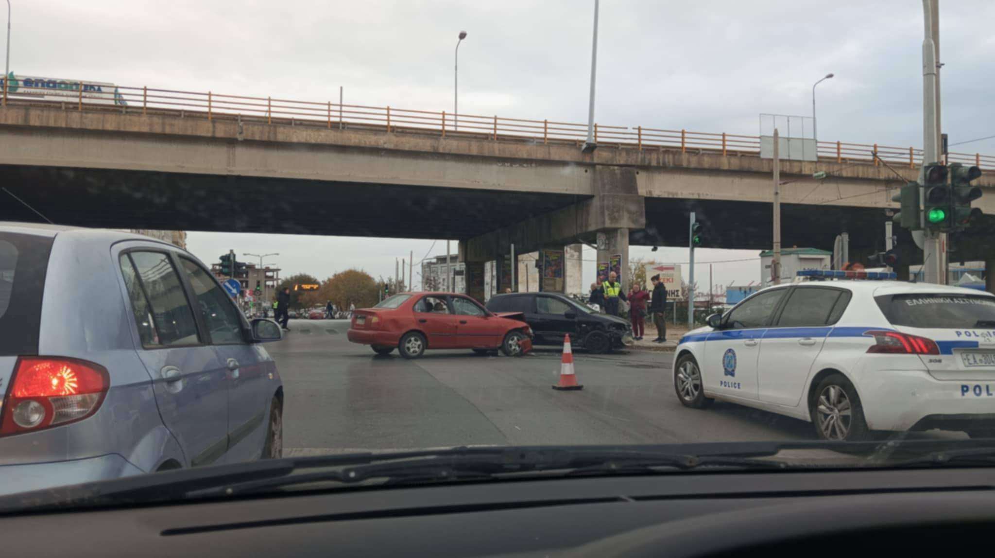 Τροχαίο δημιούργησε μεγάλο μποτιλιάρισμα στη δυτική Θεσσαλονίκη