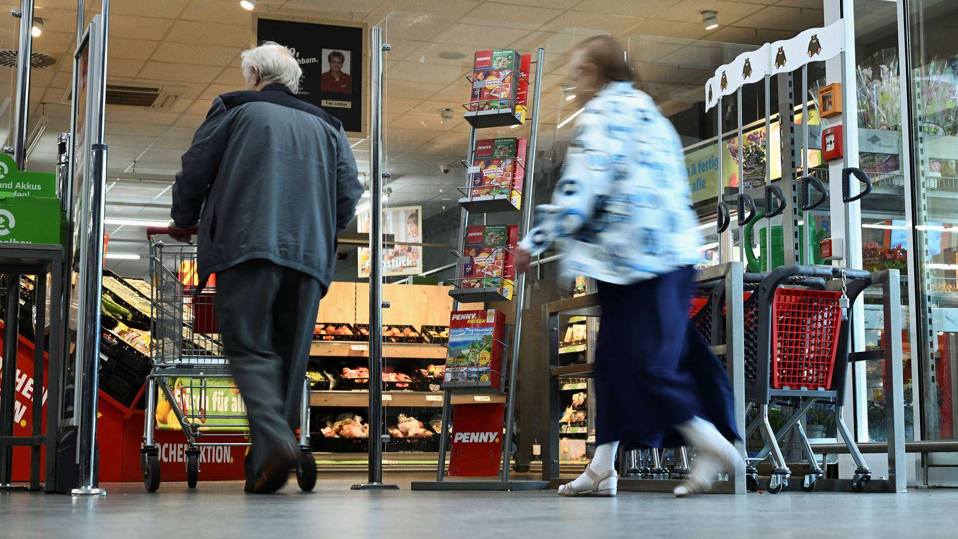 ΟΟΣΑ: Σοκ από την πρόταση για μείωση του αφορολόγητου - "Οι μειώσεις ΦΠΑ ευνοούν τα πλούσια νοικοκυριά" τονίζει και συστήνει επιβολή fat tax