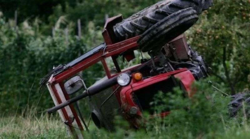 Τρακτέρ τούμπαρε και καταπλάκωσε άνδρα στην Εύβοια – Ανασύρθηκε χωρίς τις αισθήσεις του