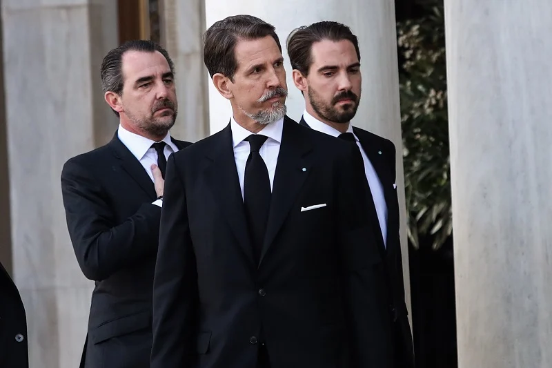 «De Grece»: Αυτό το επώνυμο είναι γραμμένο στην αίτηση ιθαγένειας 10 μελών της τέως βασιλικής οικογένειας