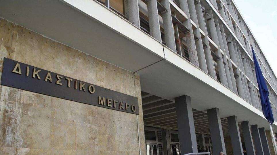 Καταδικάστηκε 48χρονος Γερμανός που ζούσε σε αυτοκίνητο δημιουργώντας εστία ρύπανσης