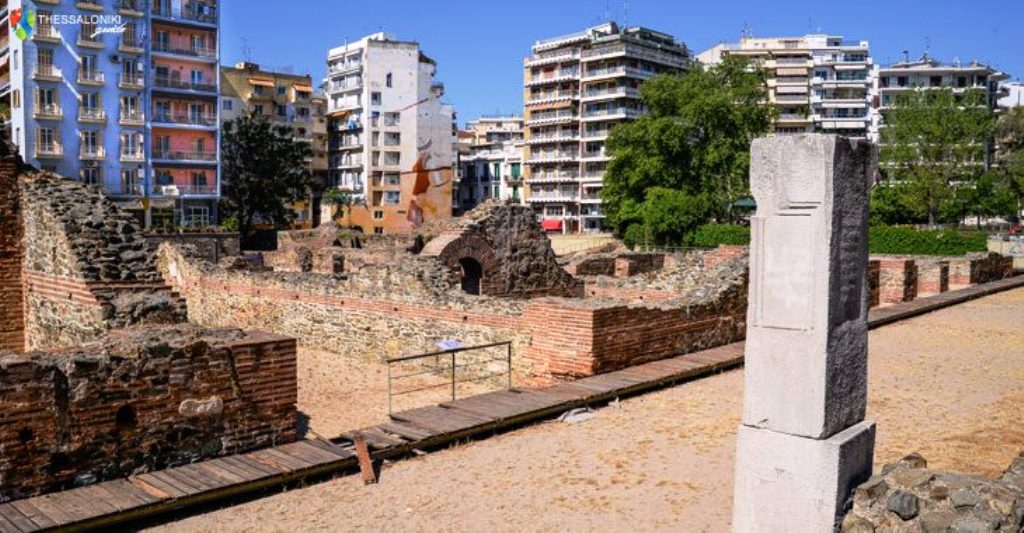 Ανήλικο αγόρι έπεσε από ύψος στο Ανάκτορο του Γαλερίου στο κέντρο της Θεσσαλονίκης