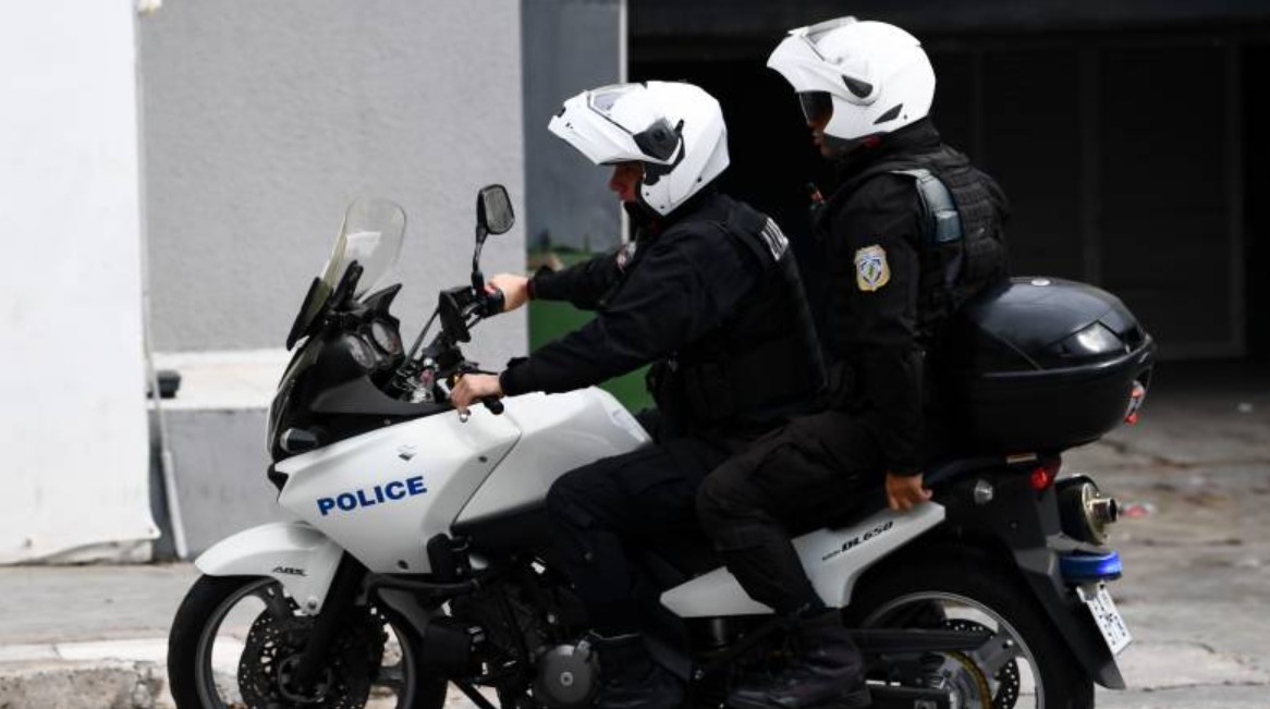 Βόλος: Συνελήφθησαν δύο αλλοδαποί για ληστεία σε βάρος πεζών - Επίθεση σε αστυνομικό της ΔΙ.ΑΣ. κατά τη σύλληψη