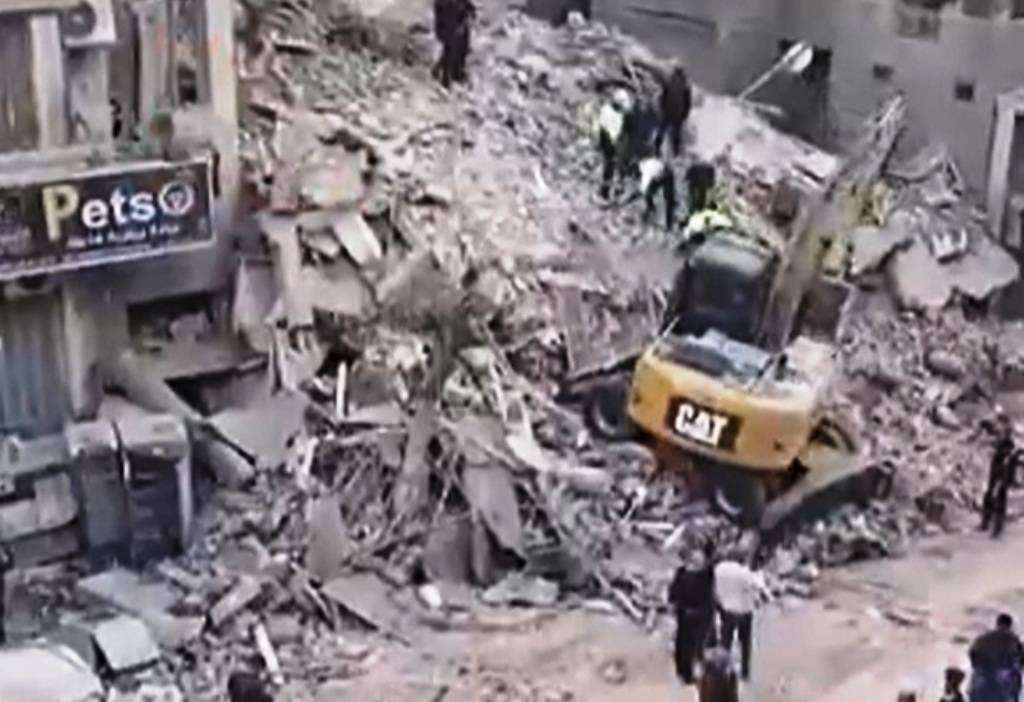 Κατέρρευσε 6όροφη πολυκατοικία στο κέντρο του Καΐρου στην Αίγυπτο