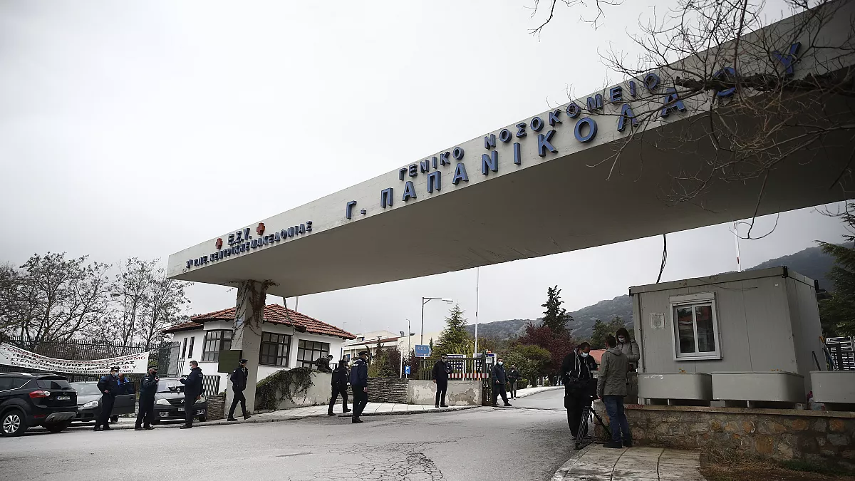 Θεσσαλονίκη: Σε σοβαρή κατάσταση νοσηλεύεται σε ΜΕΘ του "Παπανικολάου" ο 17χρονος που τραυματίστηκε στο τροχαίο στις Πρέσπες