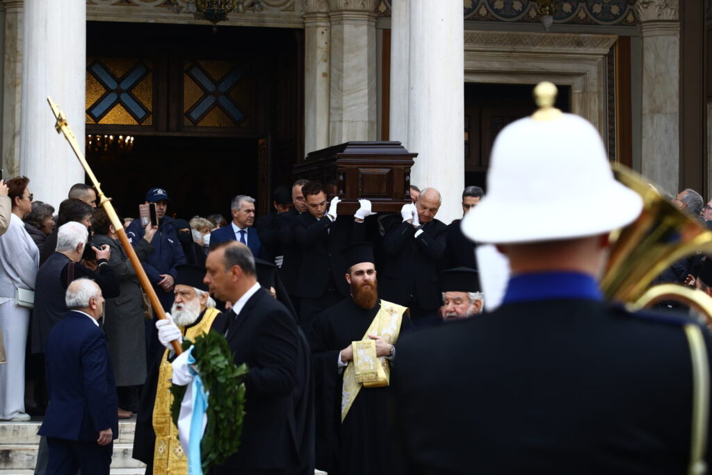 Στιγμές συγκίνησης στην Μητρόπολη Αθηνών – Για την Αλβανία αναχώρησε το σκήνωμα του Αρχιεπισκόπου Αναστασίου