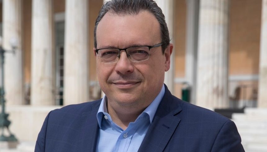 Σωκράτης Φάμελλος: “Περισσότερο φως σε όλο τον κόσμο”